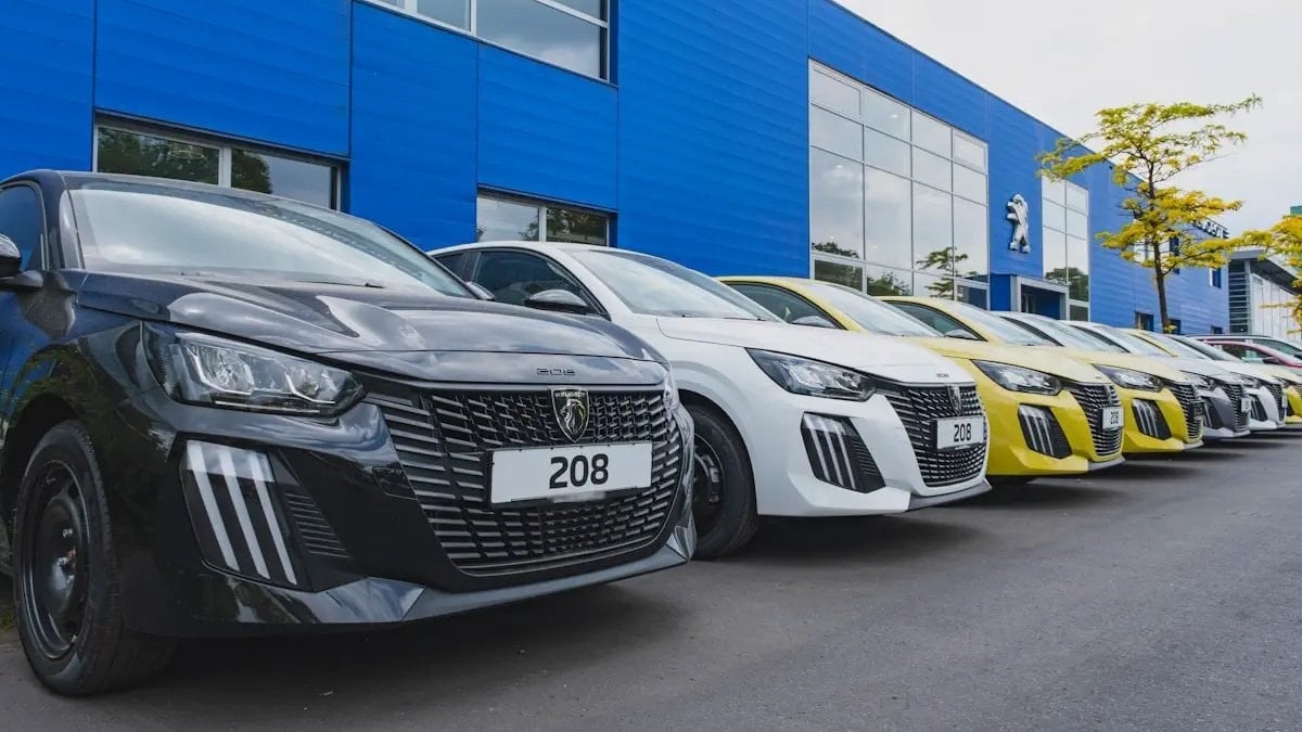Peugeot 600 bin aracı geri çağırıyor: Sebebi motor ya da fren değil…