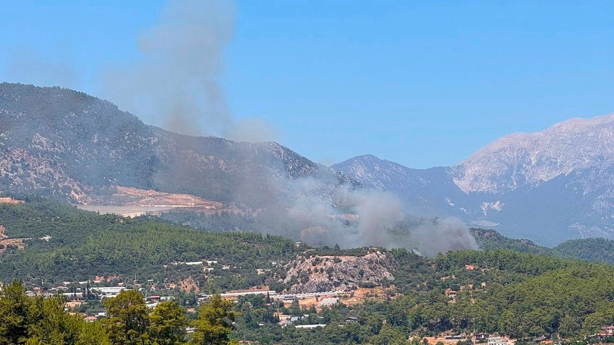 Antalya Kumluca'da orman yangını