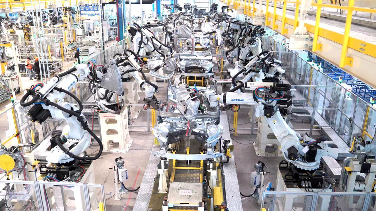 Çin'in Sanayi Üretimi Yılın İlk Yarısında Yüzde 5,4 Arttı