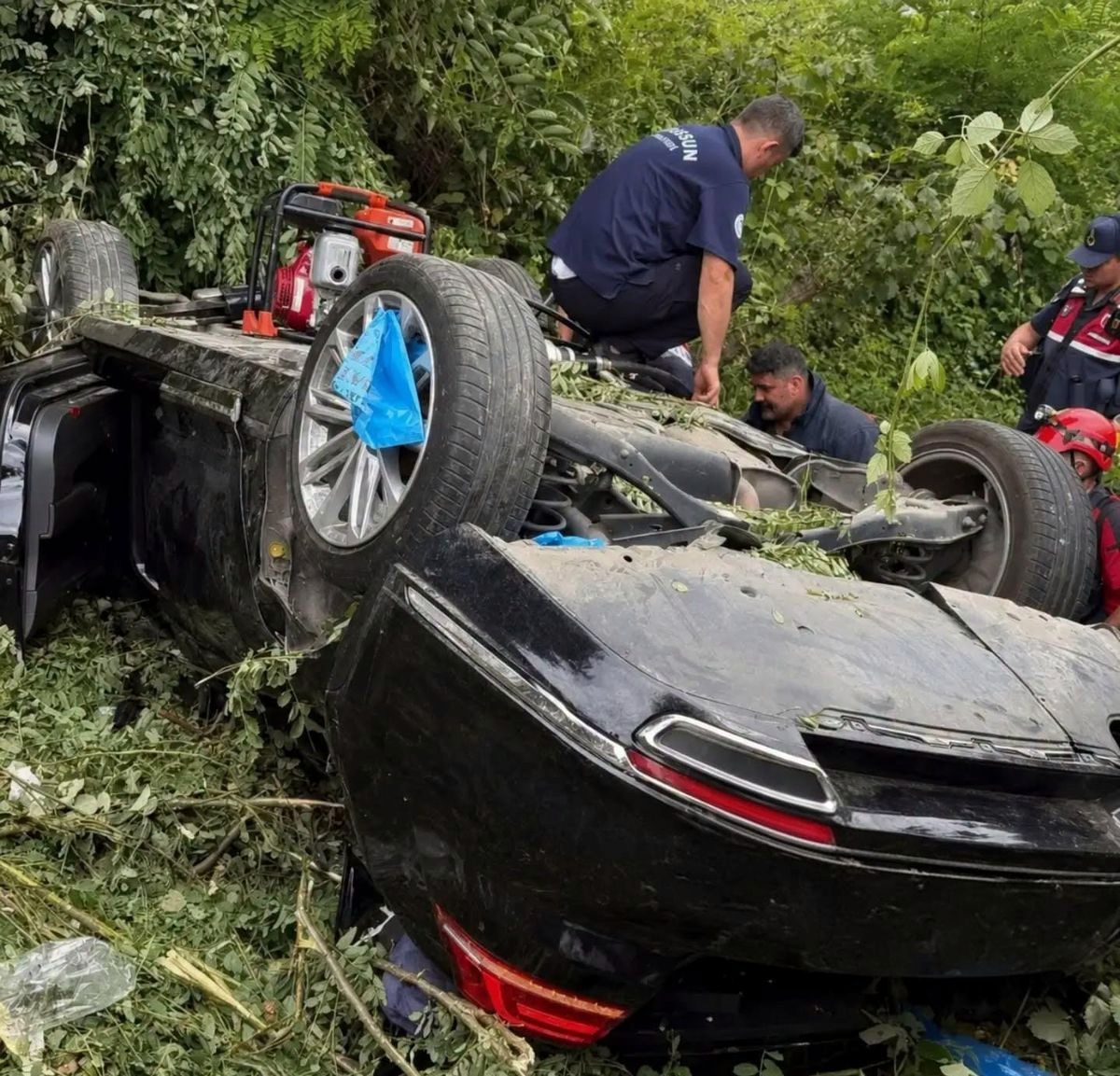 Giresun'da Otomobil Fındık Bahçesine Yuvarlandı: 2 Ölü, 3 Yaralı