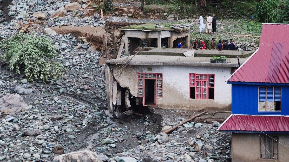 Hindistan'da şiddetli yağışlar afetlere yol açtı: 16 ölü