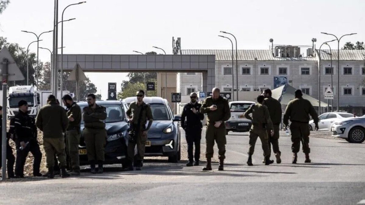 İsrail'de komutanlarına tepki gösteren askerler üssü terk etti