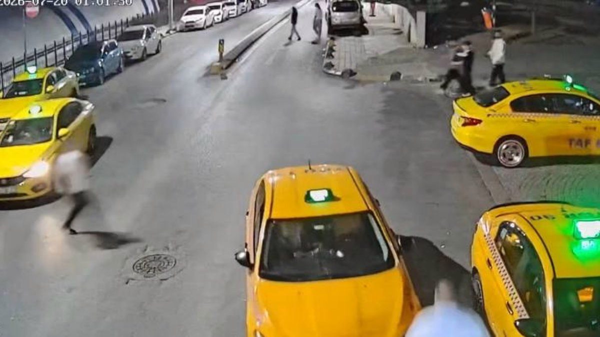 İstanbul'da freni çekilmeyen taksi geri kaydı