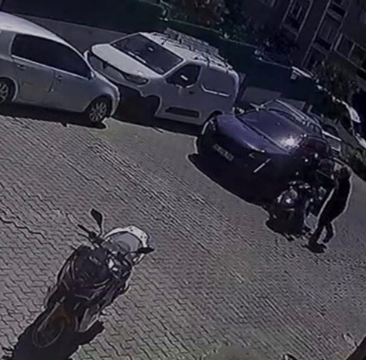 İzmir'de trafikte kavga güvenlik kamerasında