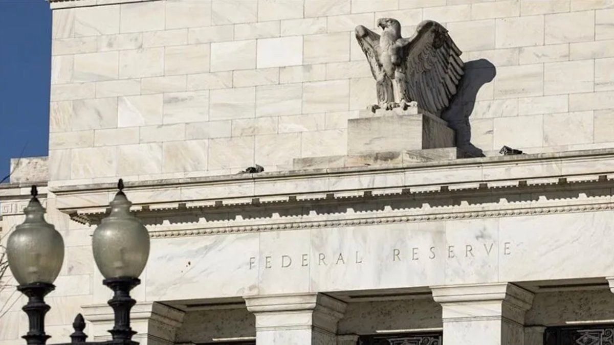Jeopolitik riskler Brent'i yükseltti, Fed beklentileri güç kazandı