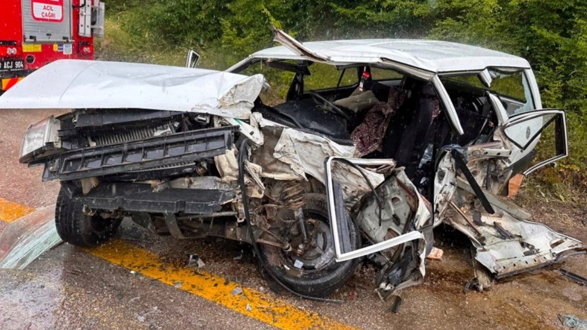 Karabük'te tır ile otomobil çarpıştı: 1 ölü, 2 ağır yaralı