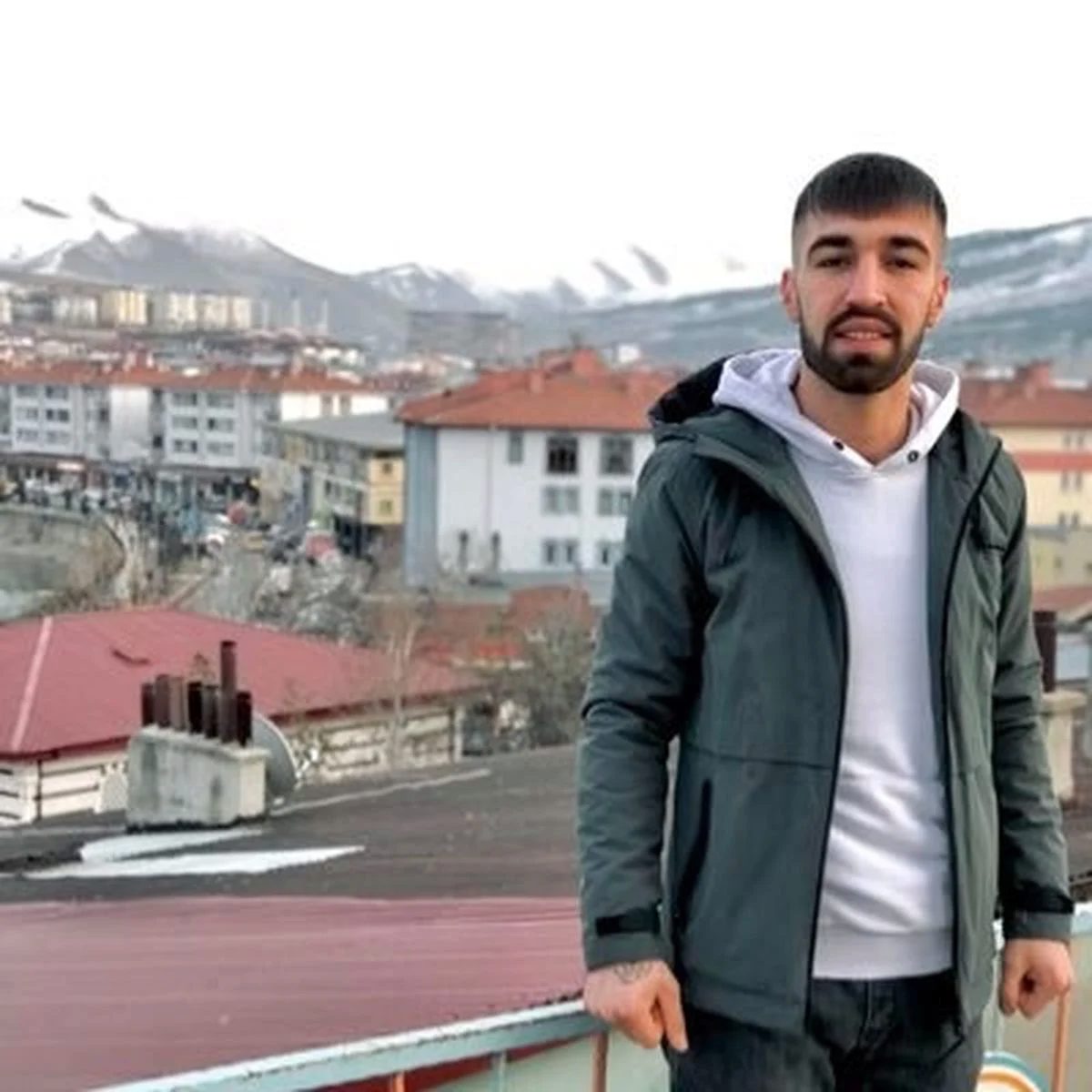Kaybolduğu Yunanistan'da kamera görüntüleri ortaya çıkan Taner'in ailesinden yardım talebi