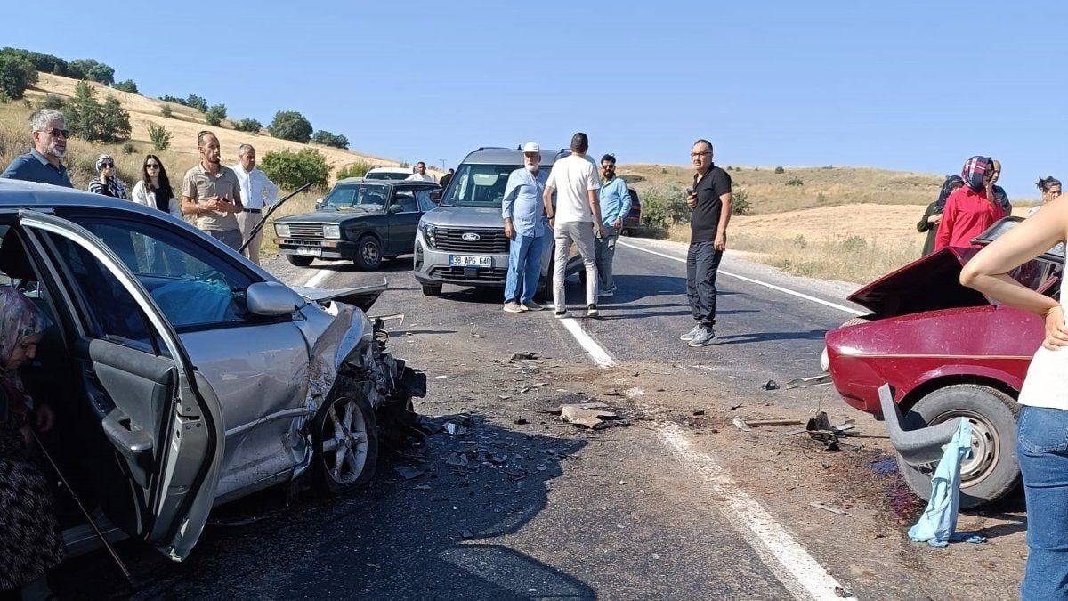 Kayseri'de 2 otomobil çarpıştı: 1 ölü