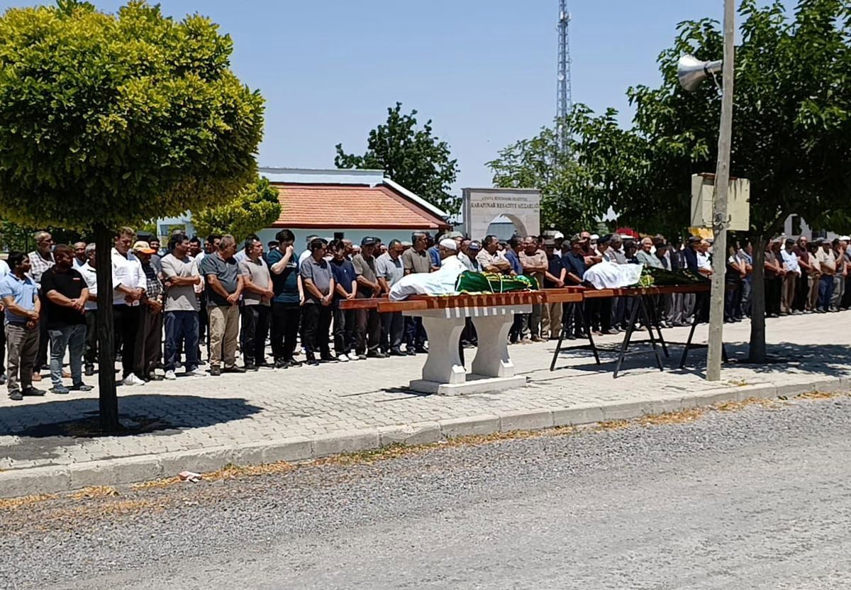 Konya'da öldürülen anne ile kızı toprağa verildi