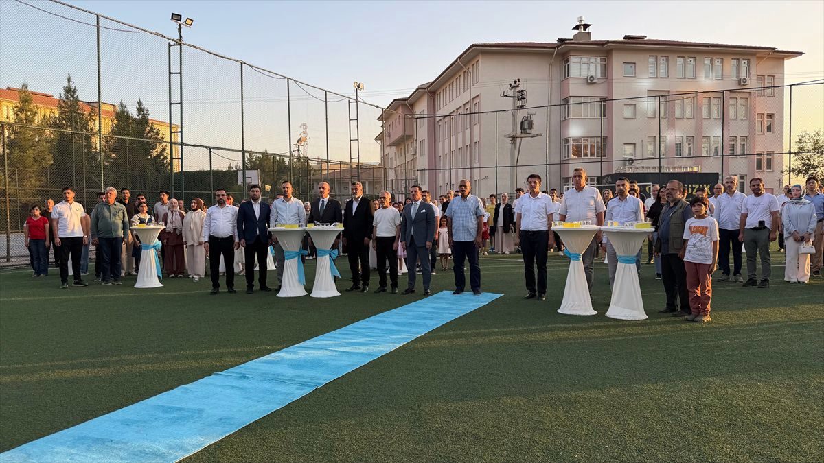 Mardin'de sınavlarda başarılı olan öğrenciler ödüllendirildi