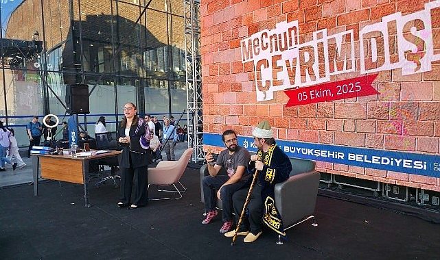 "Mecnun Çevrim Dışı" ile tiyatro heyecanı başlıyor