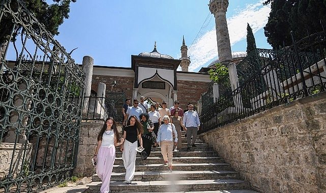 Osmangazi'de Gençler Tanpınar'ın İzinde Bursa'yı Keşfetti