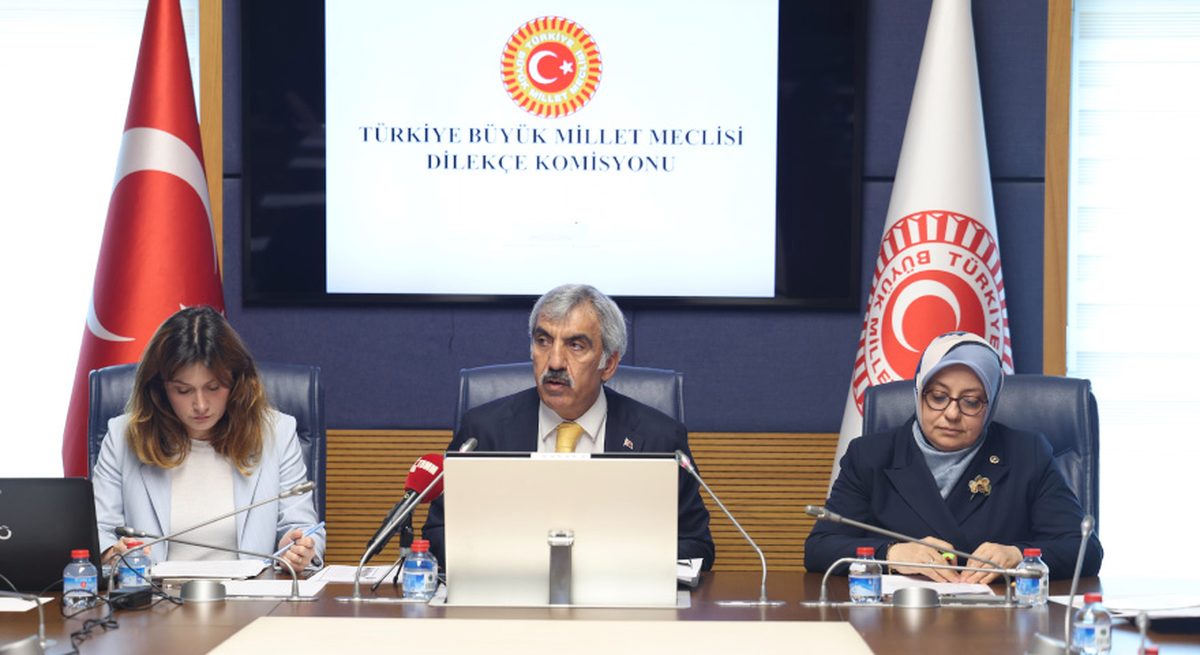 TBMM'den Akran Zorbalığına Karşı 'Akran Nezaketi' Vurgusu: Ortak Dijital Sistem ve 24 Saat Yaşayan Okullar Önerisi