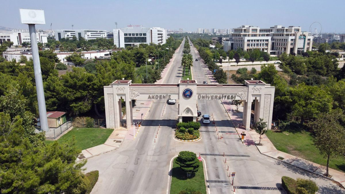 Tıp literatürüne adını yazdıran Akdeniz Üniversitesi'nde 3'üncü rahim nakli operasyonu başladı