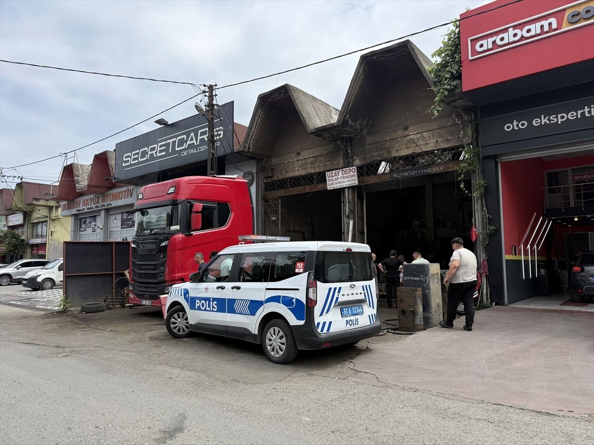Trabzon'da tırın yakıt deposunda patlama oldu, 1 kişi yaralandı