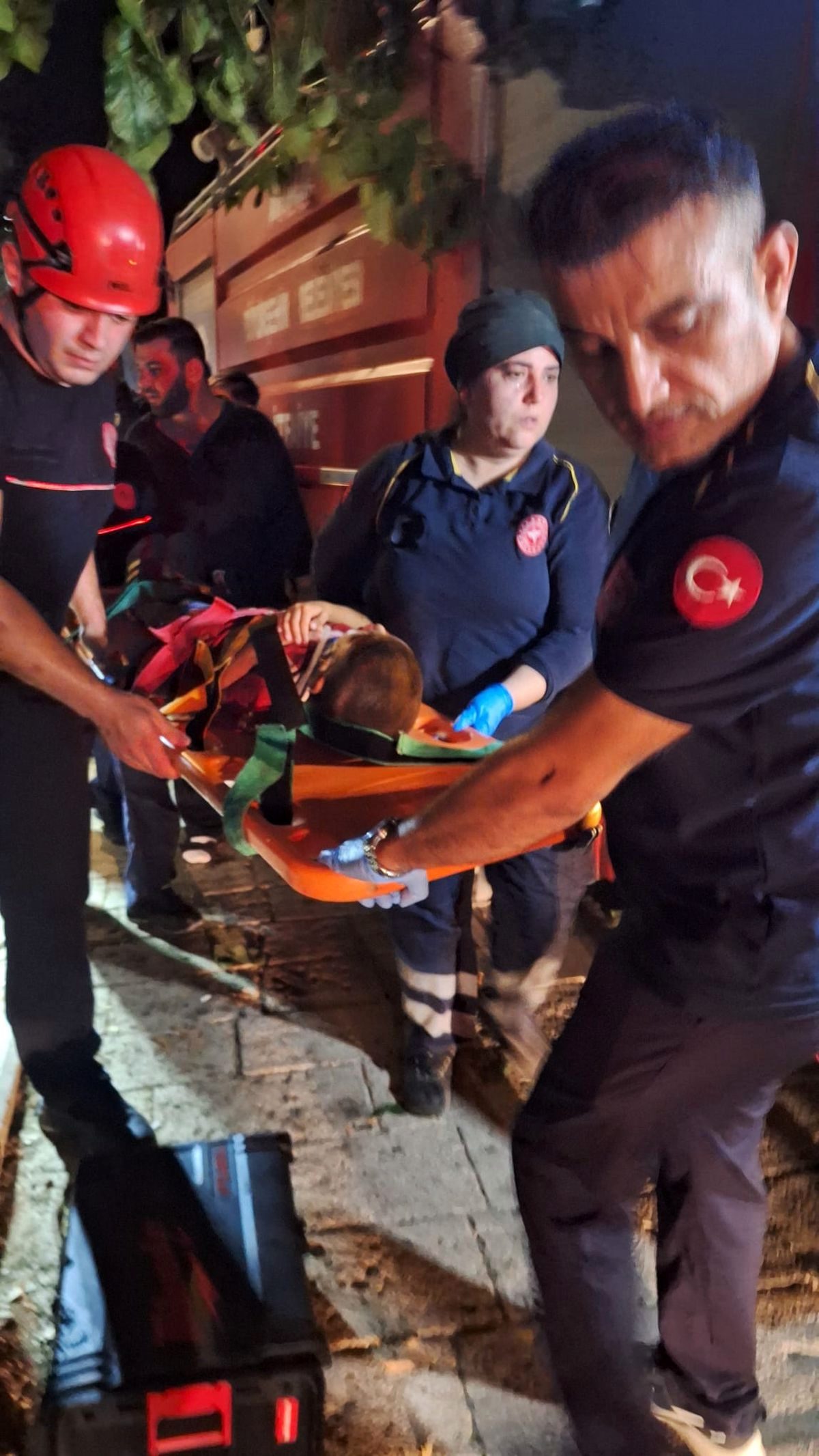 6 metrelik kuyuya düşen çocuk kurtarıldı