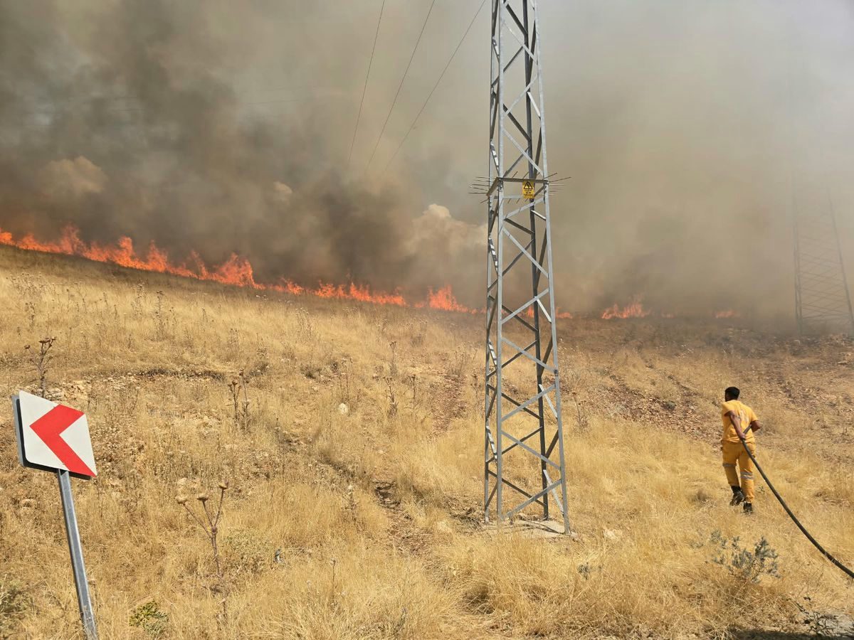 Diyarbakır'da örtü yangını