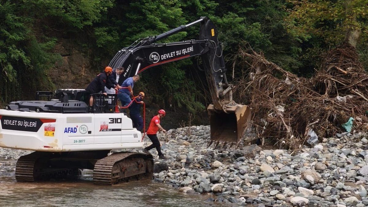 Giresun'da selde kaybolan dayı ve yeğeni aranıyor