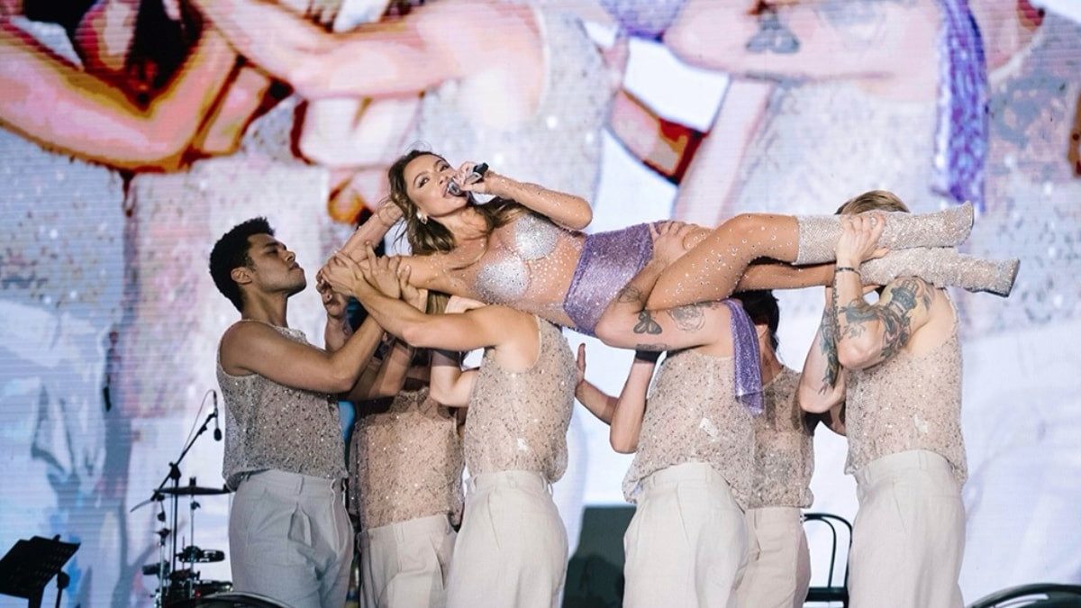 Hadise'den latin şov! Dansı gündem oldu