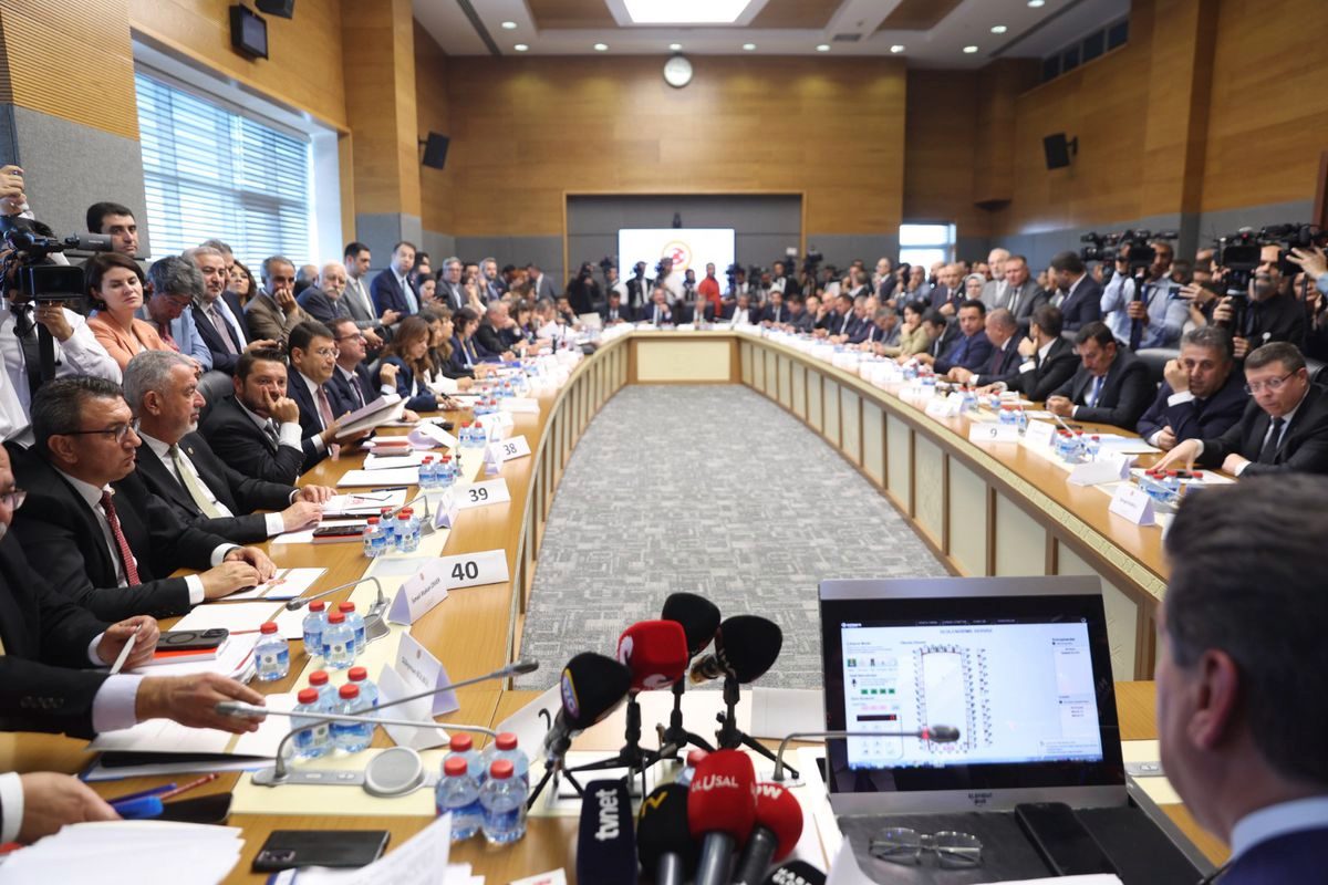 TBMM'de 'Terörsüz Türkiye' Kanun Teklifi Görüşüldü: Gül ve Yıldız'dan Tarihi Mutabakat Vurgusu