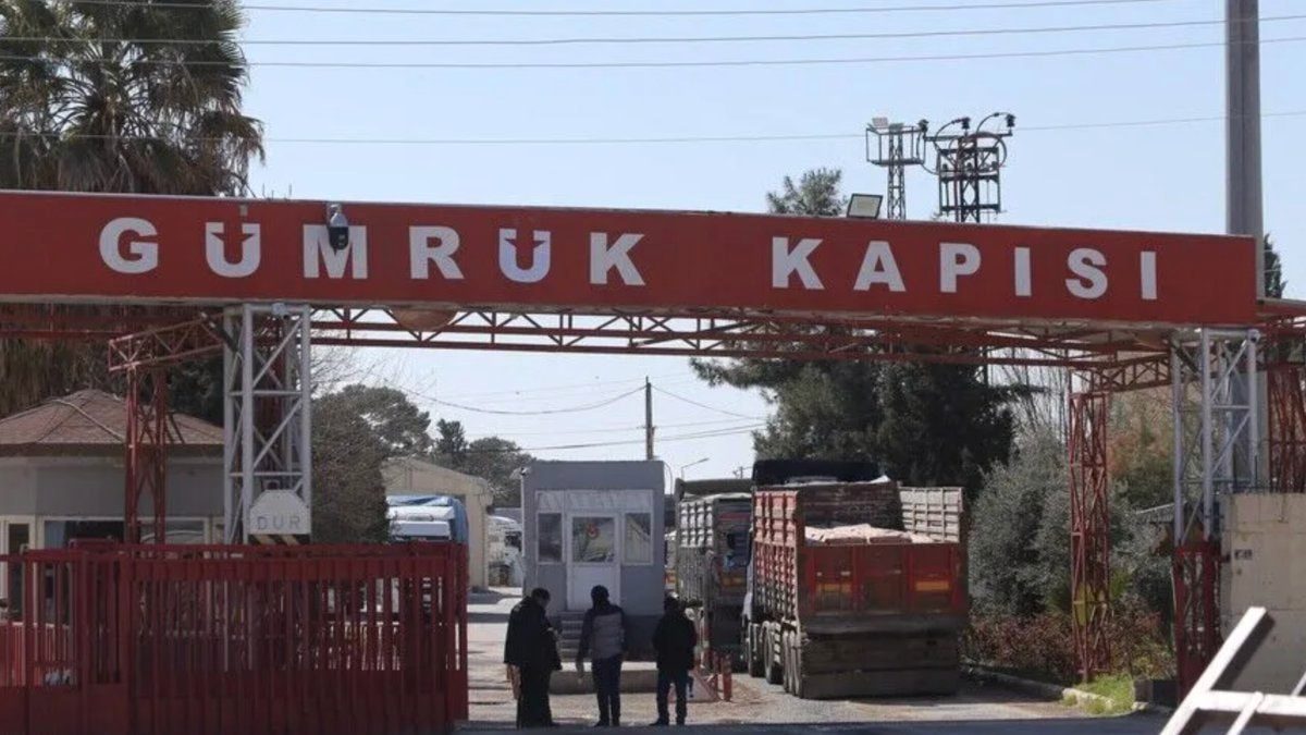 Türkiye'nin Suriye'ye açılan gümrük kapılarında çalışmalar sürüyor