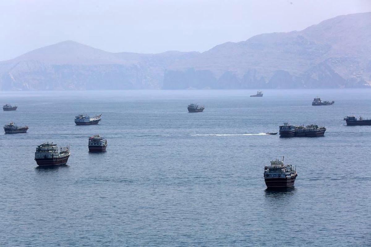Umman açıklarında ticari gemiye saldırı: Yangın çıktı