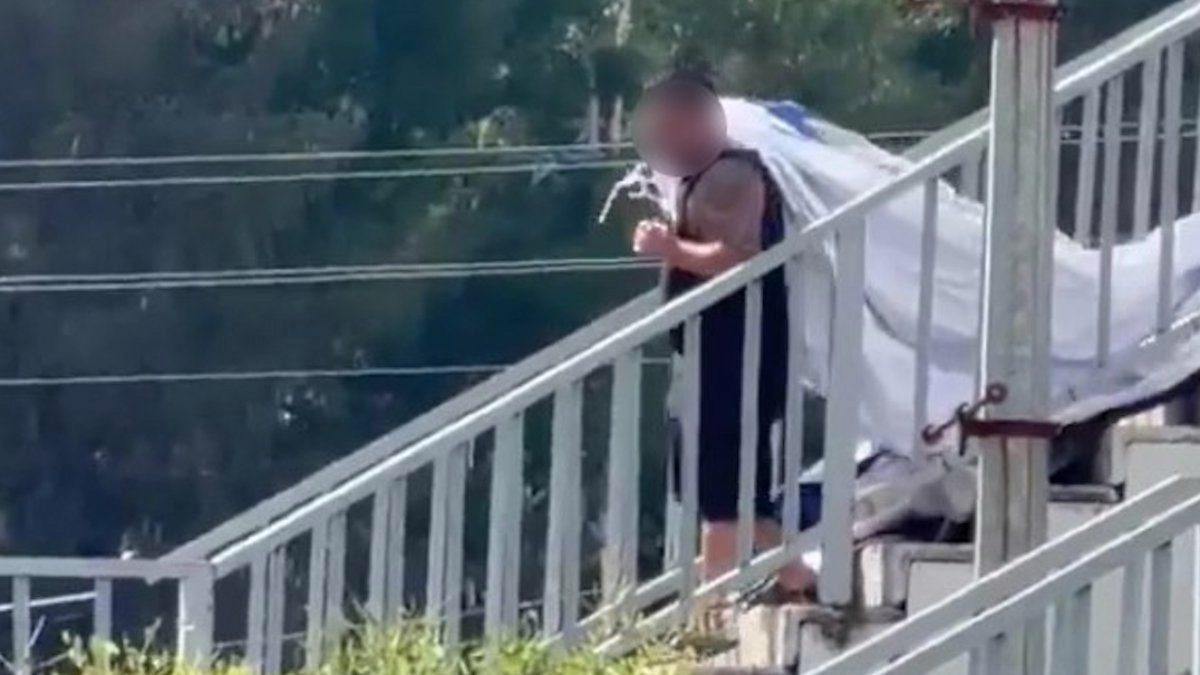 Zonguldak'ta Cumhurbaşkanı Erdoğan'ın pankartını söküp zarar veren şahıs tutuklandı