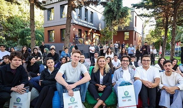 Bakırköy'de gençlerin üniversite başarısı kutlandı