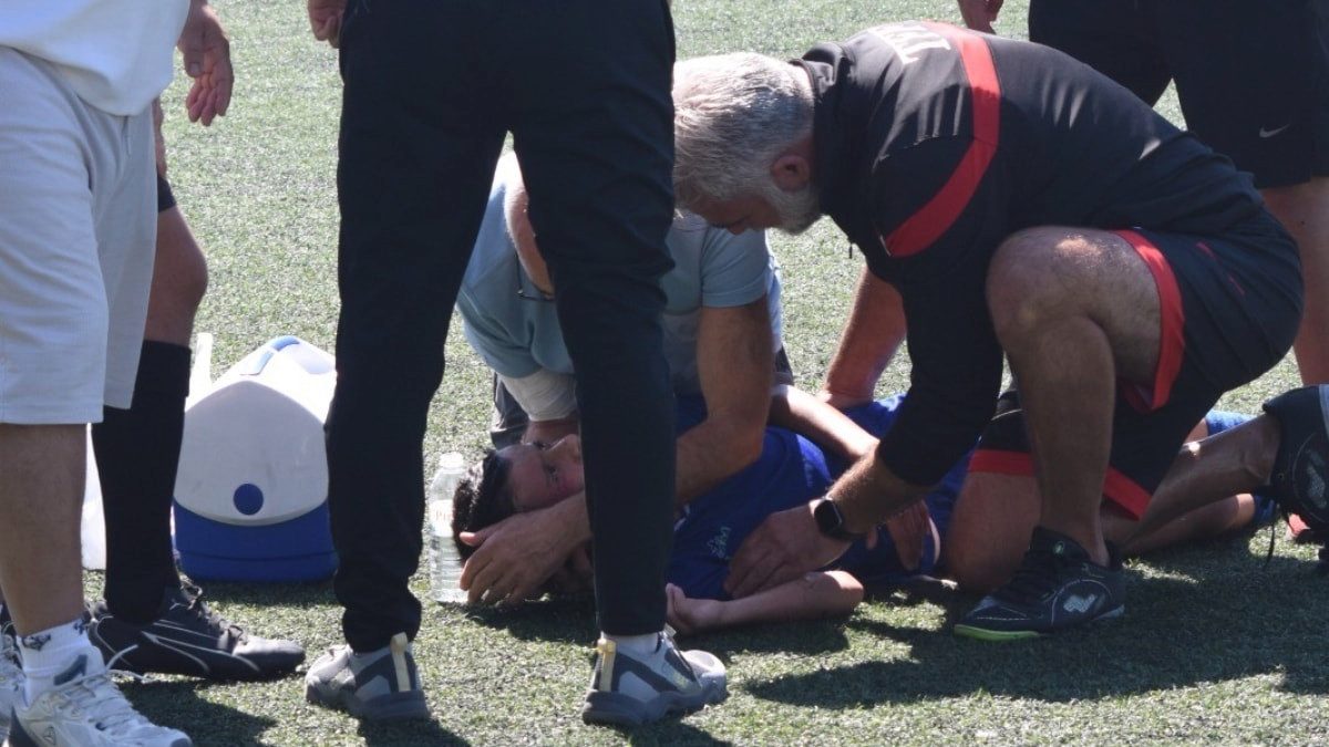 Denizli'de sağlık görevlisinin müdahalesi, 13 yaşındaki futbolcunun hayatını kurtardı