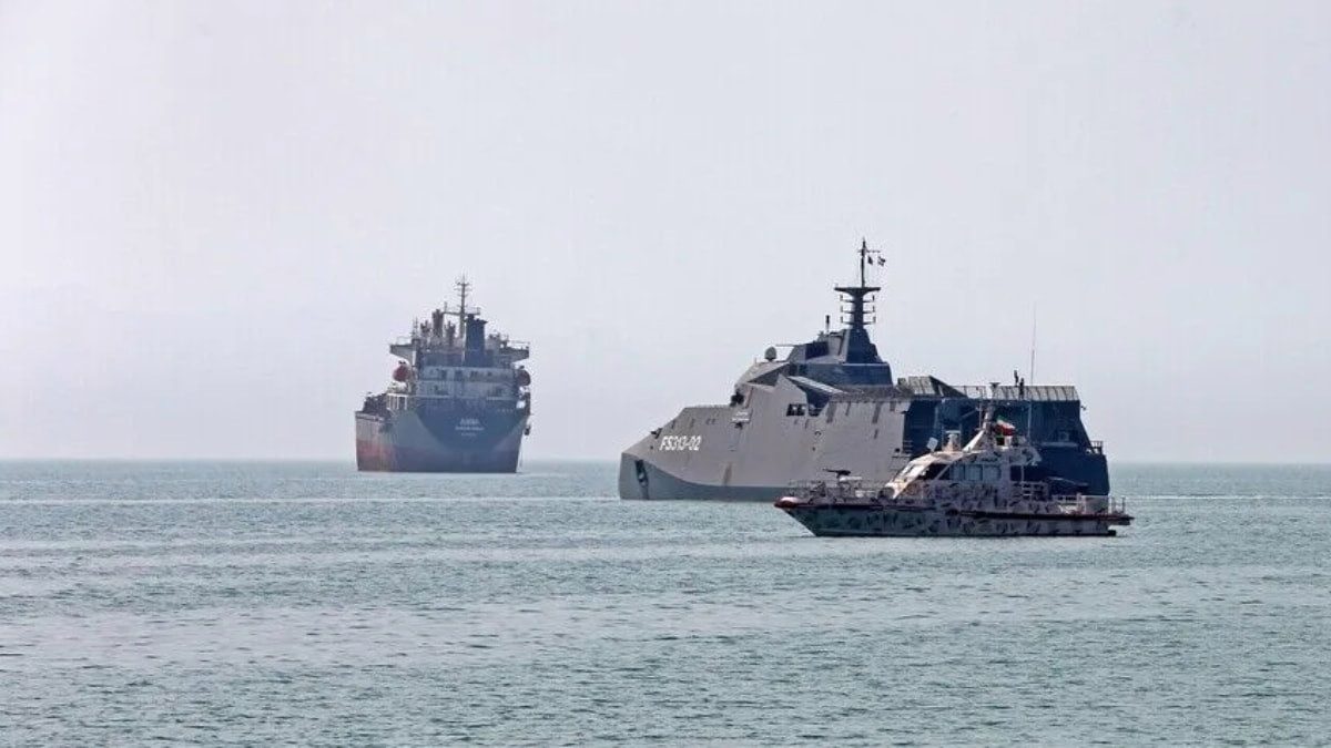 İran, Hürmüz'de ihlal yapan 77 gemiyi yaptırım listesine ekledi