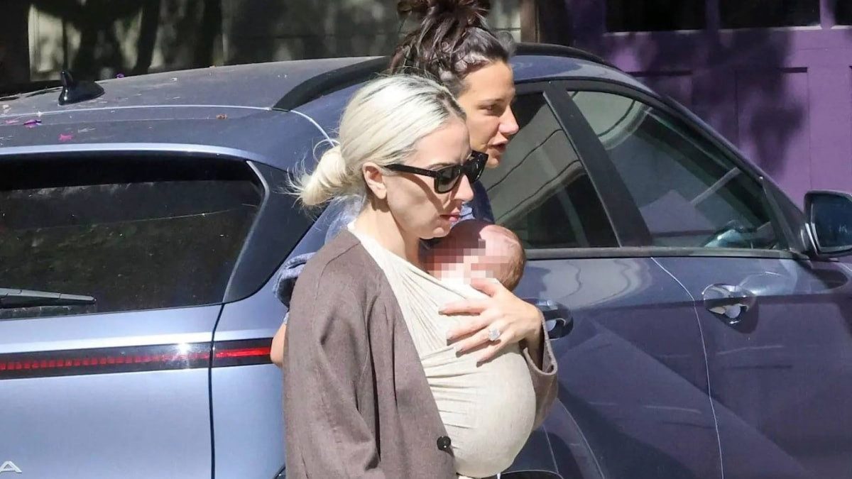 Lady Gaga anne oldu: Bebeğiyle ilk kez görüntülendi