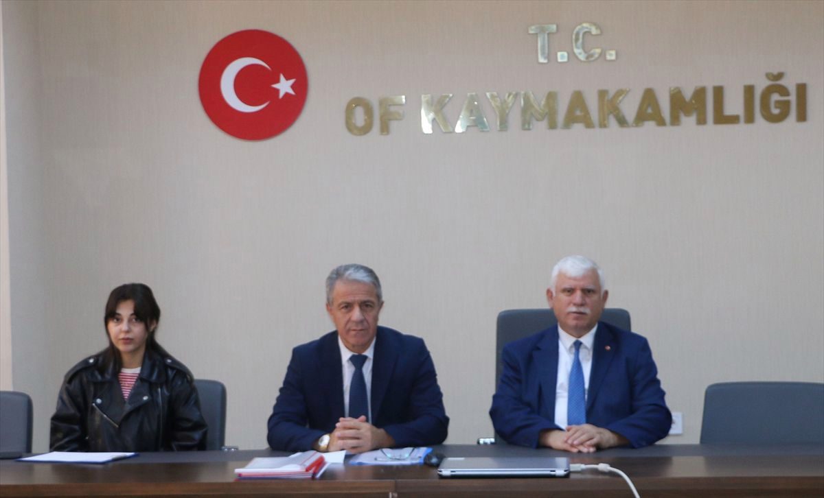 Of'ta özel öğretim kurumları ile değerlendirme toplantısı yapıldı