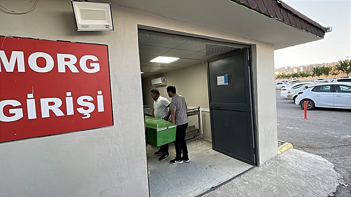 Şanlıurfa'da elektrik ustası Ahmet Çakallı, 5 metreden düşerek hayatını kaybetti