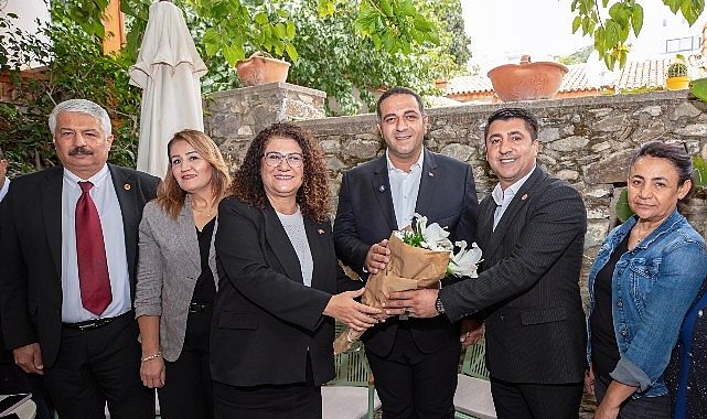 Başkan Erman Uzun, İzmirli Muhtarları Ağırladı: "Muhtarlarımız Başımızın Tacı"
