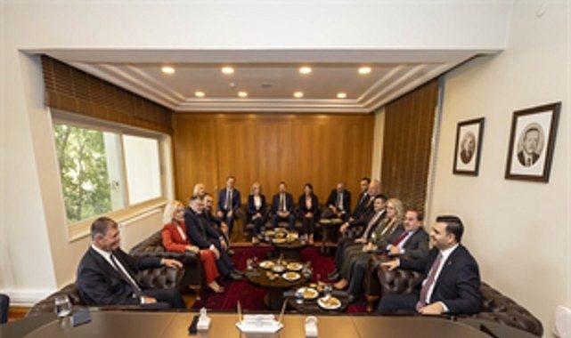 Başkan Tugay: İzmir'imizin otuz ilçesine en iyi hizmeti sağlayacağız