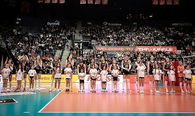 Eczacıbaşı Peron İstanbul, VakıfBank'ı konuk etti