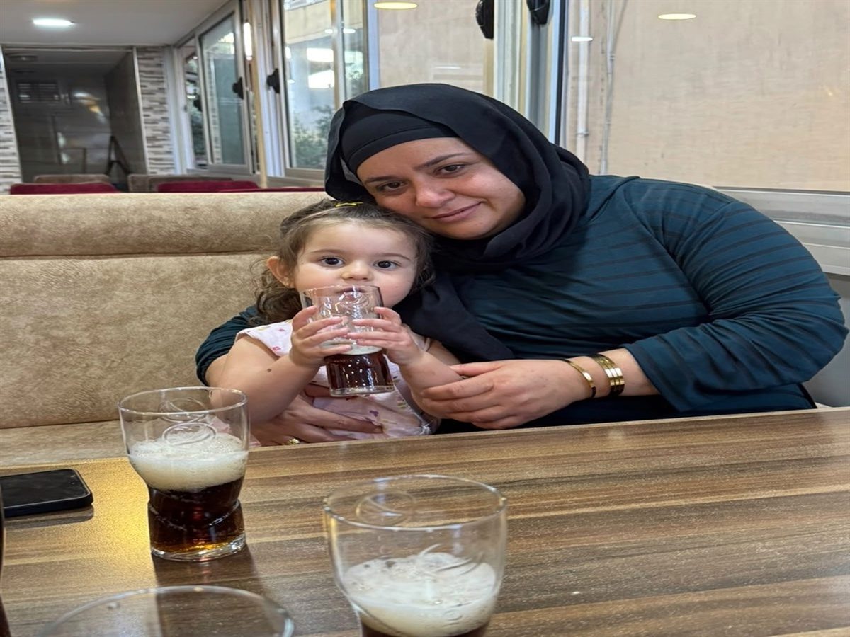 Hatay Reyhanlı'da otomobilin çarptığı anne ve 4 yaşındaki kızı toprağa verildi