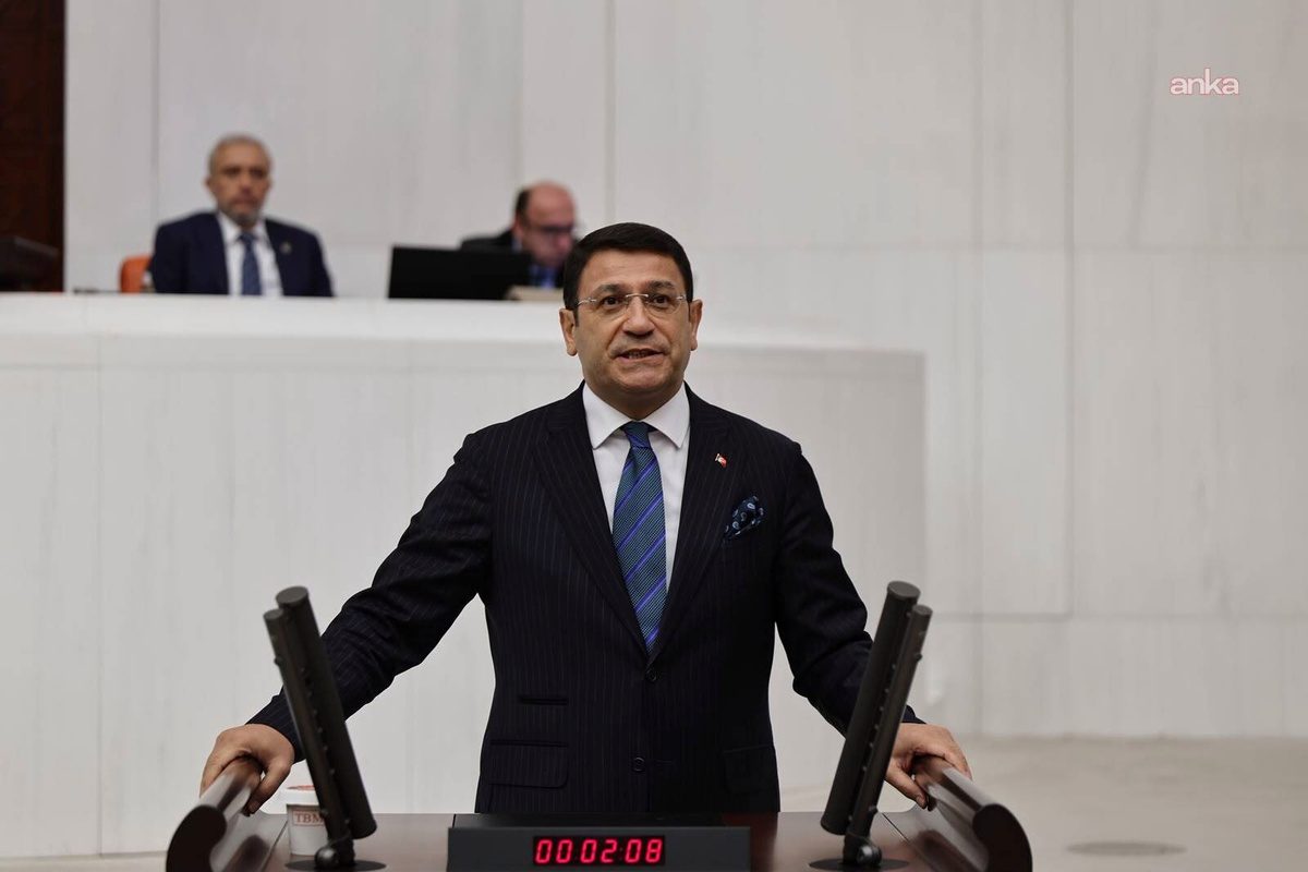 İdris Şahin, Azerbaycan'da başörtülü öğrencilerin okuldan çevrilmesine tepki gösterdi
