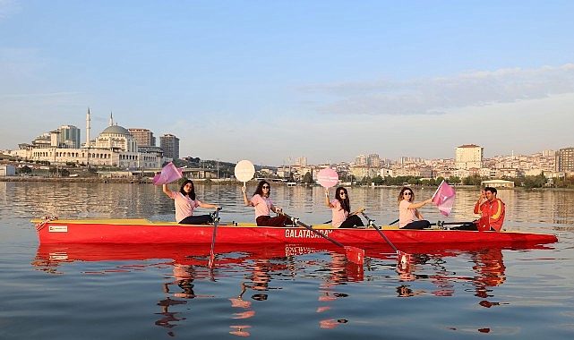 'Meme Kanserine Karşı Kürek Çekiyoruz' Etkinliği Düzenlendi