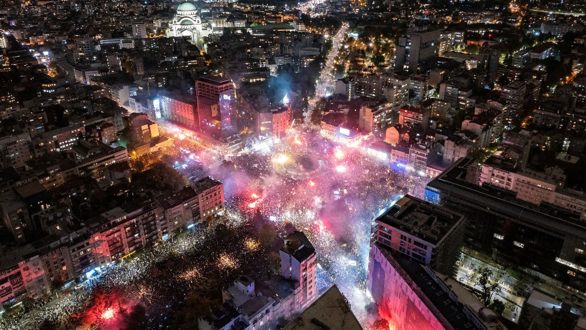 Sırbistan erken seçime gidiyor: Son mitingler düzenlendi