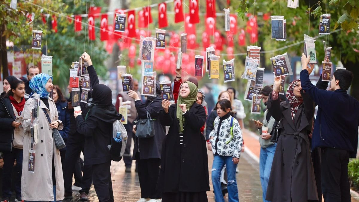 Türkiye’nin en büyük kitap fuarı Kocaeli’de kapılarını açtı