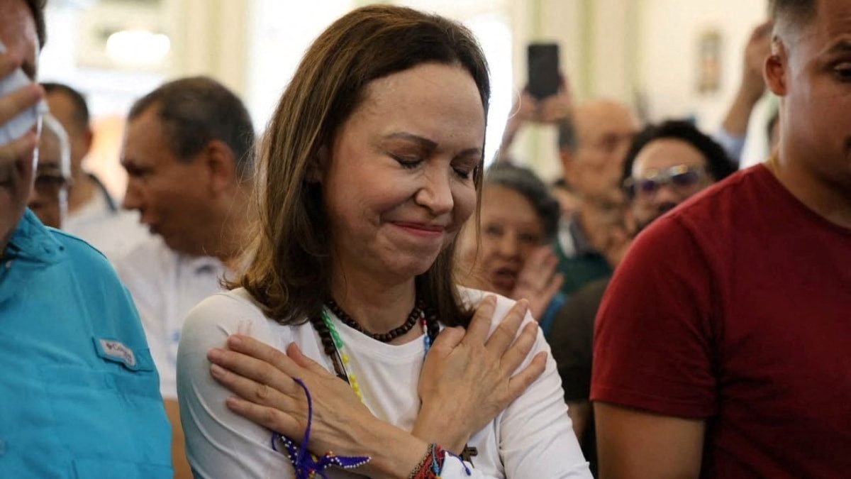 Venezuelalı muhalif lider Machado, yaklaşık bir yıl sonra ülkesine döndü