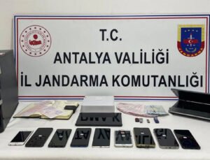 Antalya’da yasa dışı bahis operasyonuna 8 gözaltı