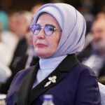 Emine Erdoğan, Çınar Derneği Karma Sergisi’nin açılışını yaptı