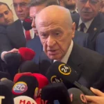 Bahçeli soru soran gazeteciyi azarladı!