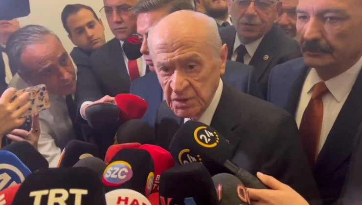 Bahçeli soru soran gazeteciyi azarladı!