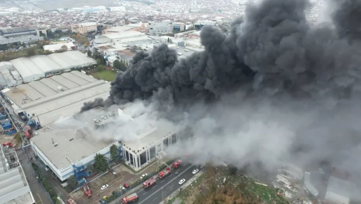 Esenyurt’ta sağlık malzemeleri fabrikasında yangın