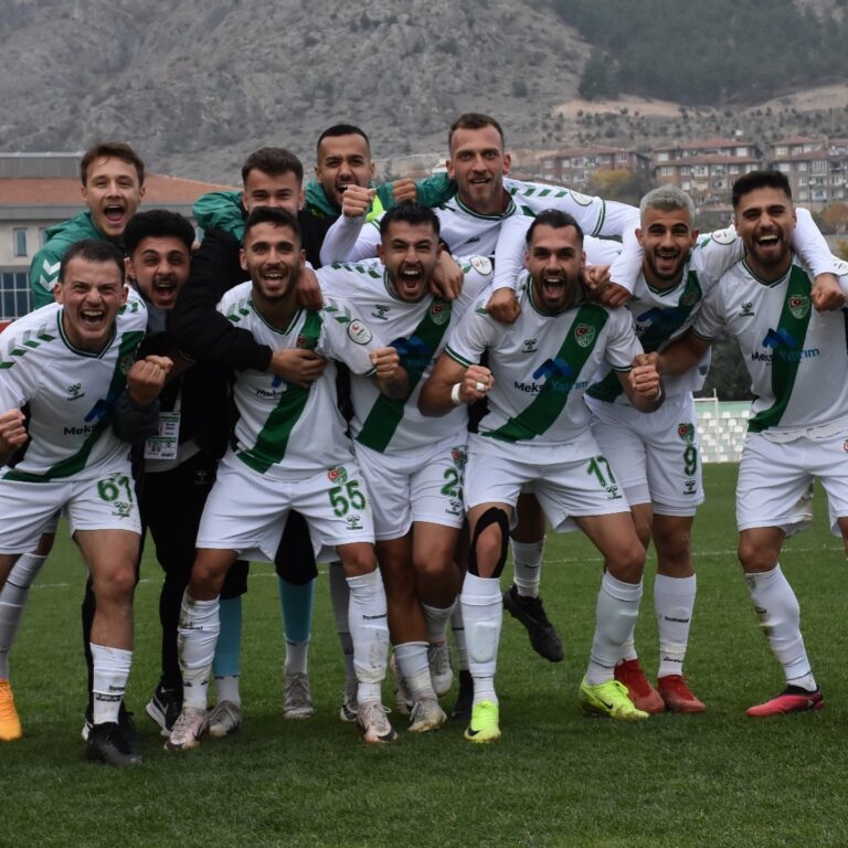 Amasyaspor, evinde 3 puanı 3 golle aldı