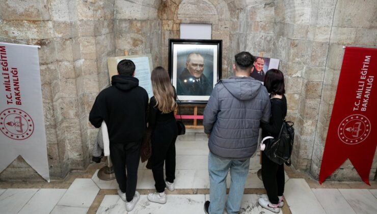 “Orijinal Atatürk Portresi Sergisi” Anıtkabir’de açıldı