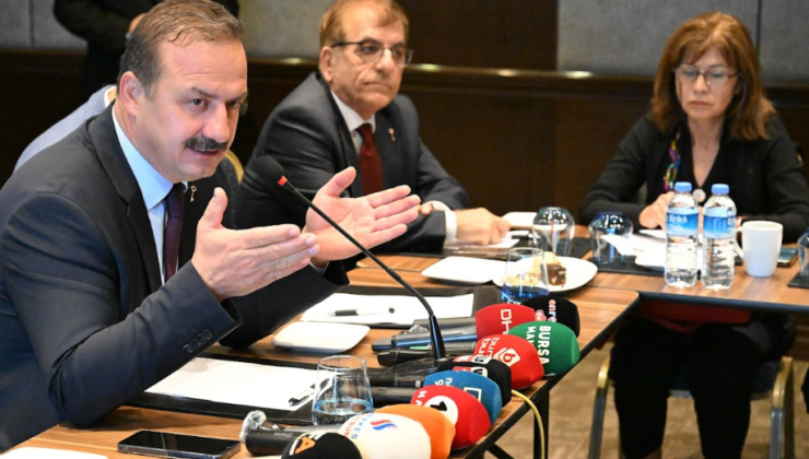 Yavuz Ağıralioğlu’ndan teğmenlerin kılıç yemini üzerine çarpıcı açıklamalar